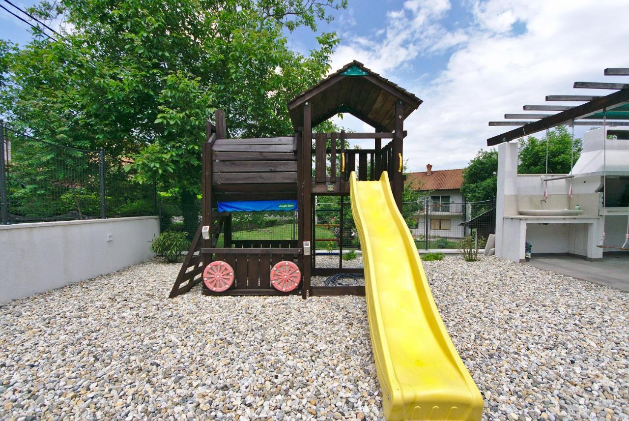Holiday House With Pool Čavle Екстериор снимка